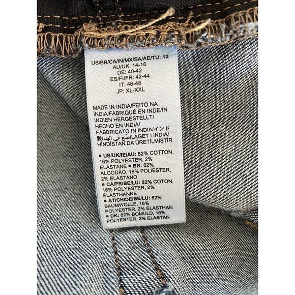 Amazon Essentials Womens Blue Mid Rise Cuffed Jean Shorts Size 12 - Picture 5 of 6